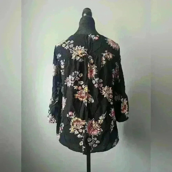 Old Navy Black Floral Blouse Size M - Picture 4 of 8